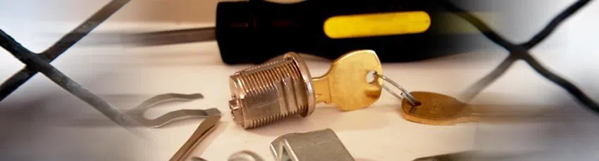 Community Locksmith Store Columbus, OH 614-347-6541 - changing-locks